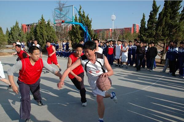 甘肃东方工业中等专业学校